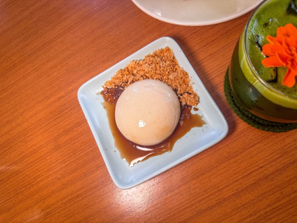 โมจิหยดน้ำที่ทำจากนมอัลมอนด์